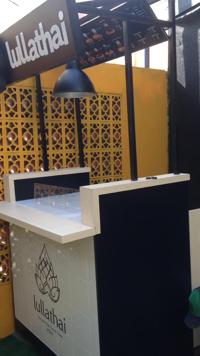 Pembuatan booth makanan dan minuman