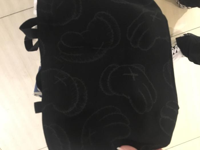Uniqlo kaws pattern totebag black ss19