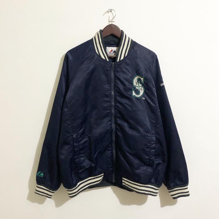 Mariners Zip Varsity