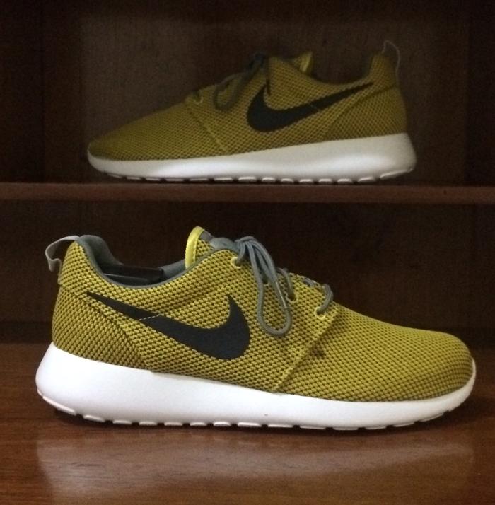 Sepatu Sepatu Original Sepatu Pria Nike Roshe Run Men’s Sneakers