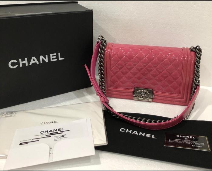 Preloved Chanel boy vernish