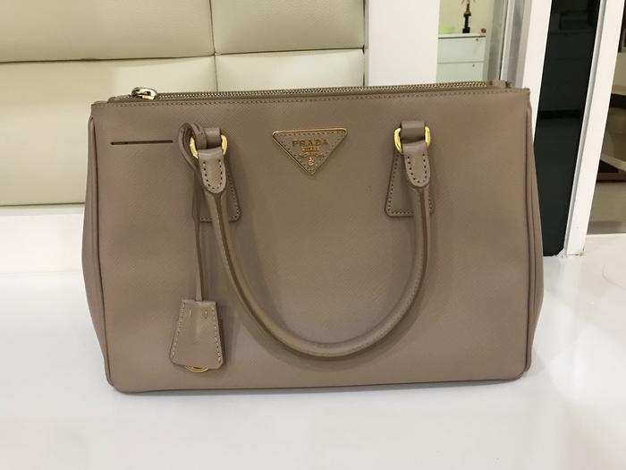 Preloved tas prada authentic
