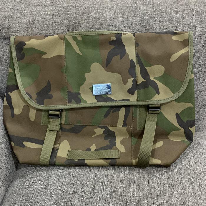 D KELLY Army Sling Bag - Large