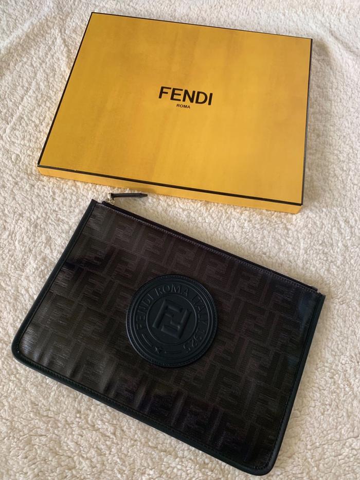 Fendi man clutch