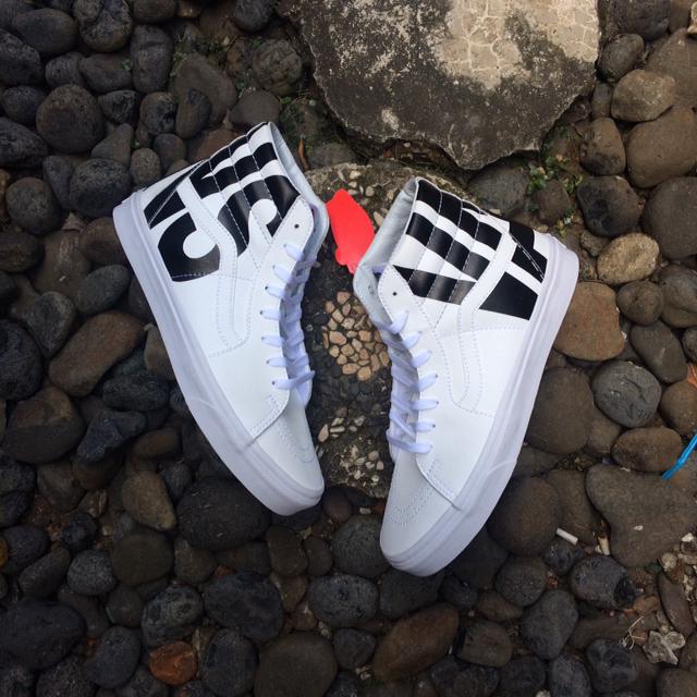 Vans Sk8-Hi Classic Tumble True White