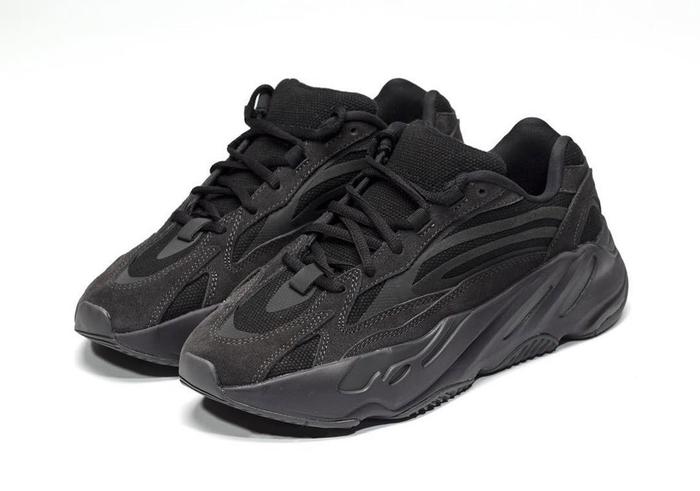 Yeezy Boost 700 "Vanta"