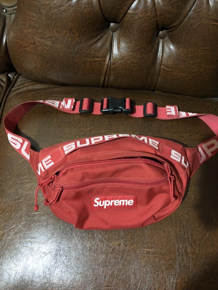 Supreme waistbag SS 18 Red (AUTHENTIC)