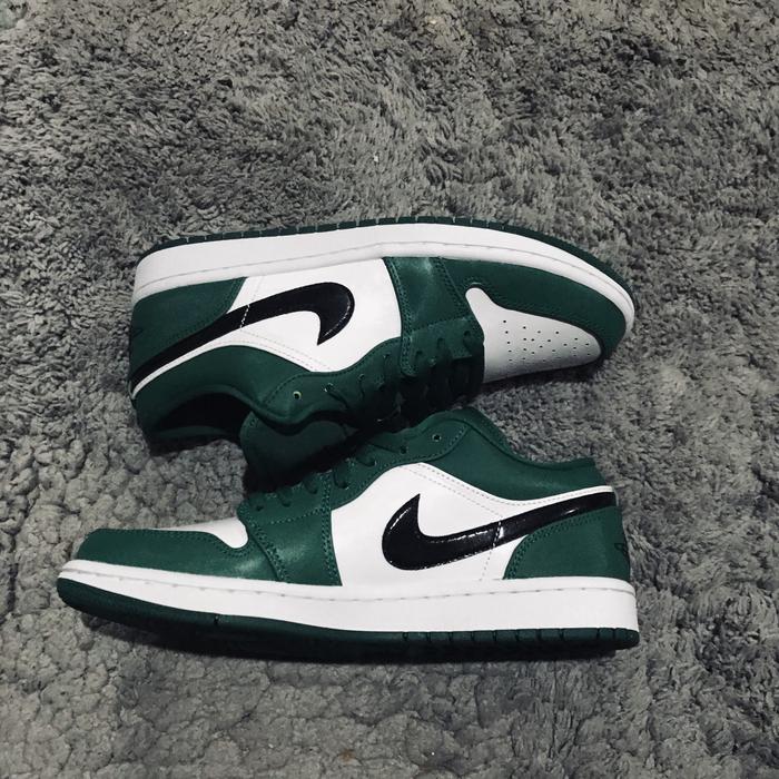 Air Jordan 1 Low Pine Green