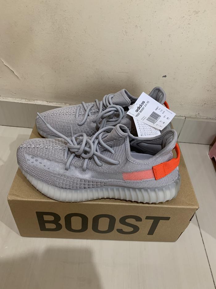 ADIDAS YEEZY BOOST 350 V2 TAIL LIGHT