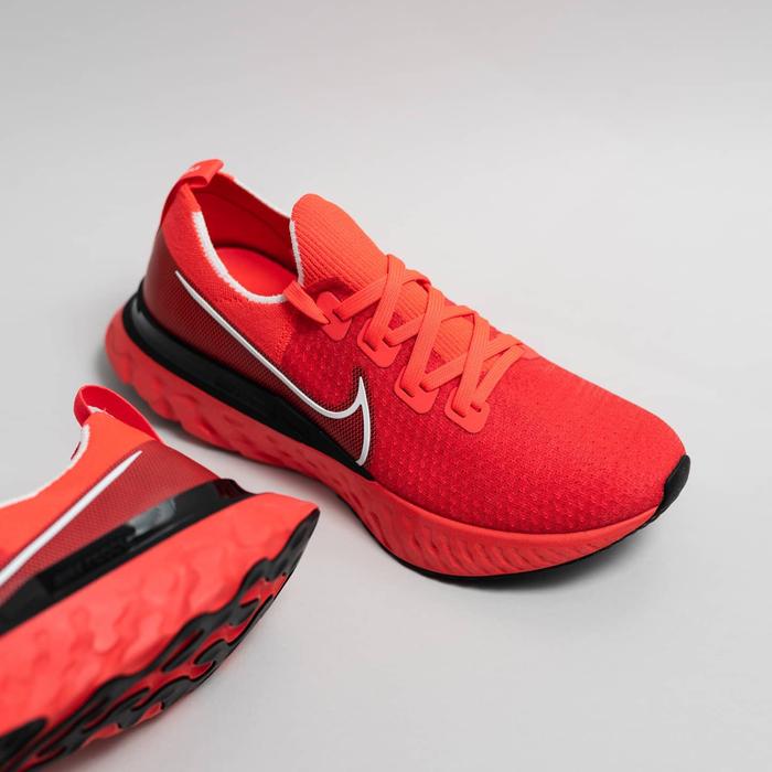 Nike Infinity React Runner “Crimson Red”