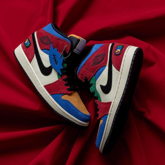 Air Jordan 1 Mid SE Fearless Blue the Great