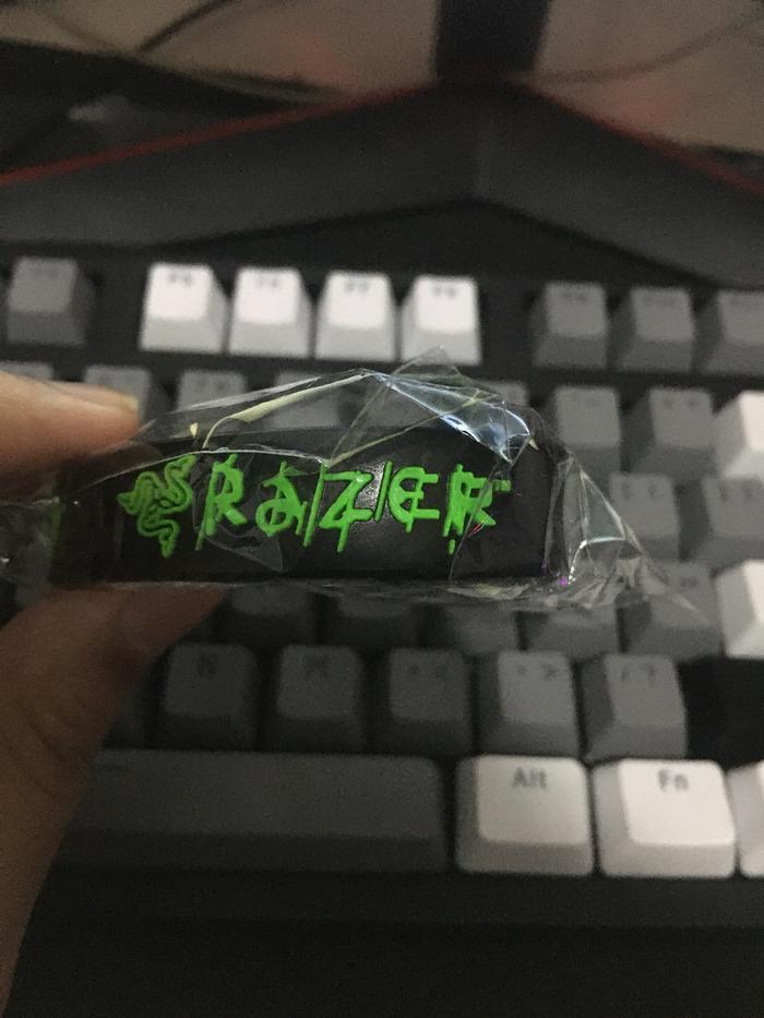 Gelang Razer