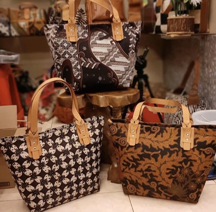 Shoulder Bag Tas Kulit Sapi Asli Kombinasi Kain Batik (Kode-05)