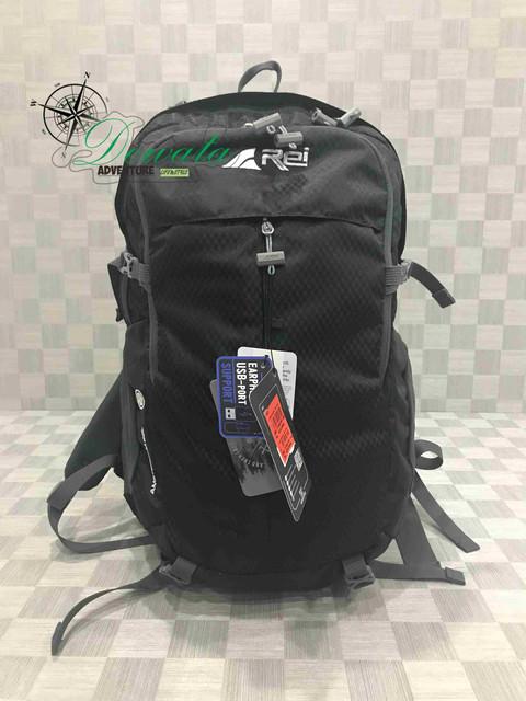 Rei TAS PUNGGUNG Ransel Arei Amsterdam 30L USB Black