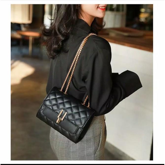 deltamode -tas selempang wanita - tali rantai - tas import - amora