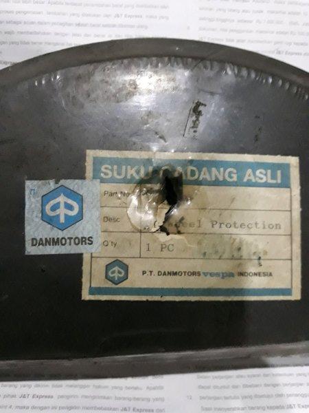 BLD - cover tutup ban serep ring 8 vespa ps