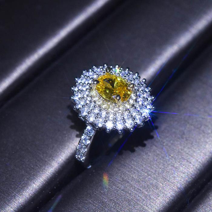 Pt950 Platinum Impor Moissanite Square Sepenuhnya Bertatahkan Cincin