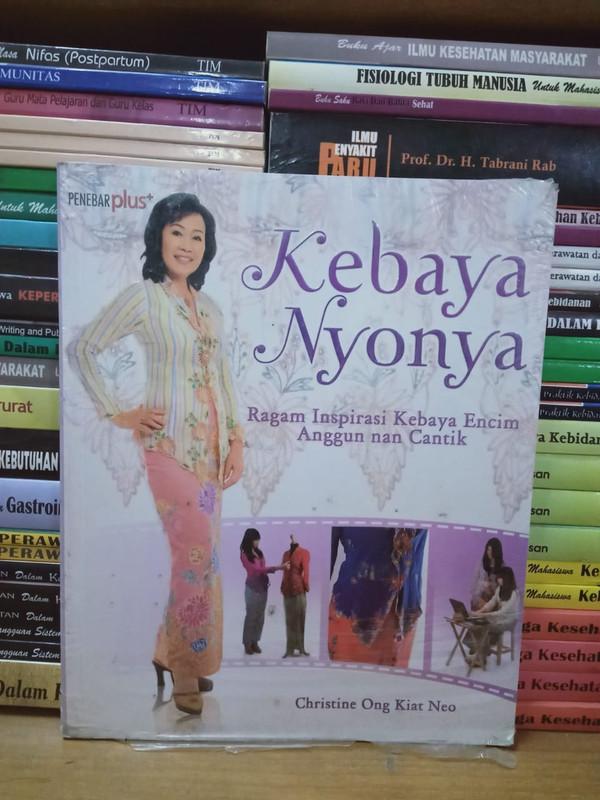 KEBAYA NYONYA