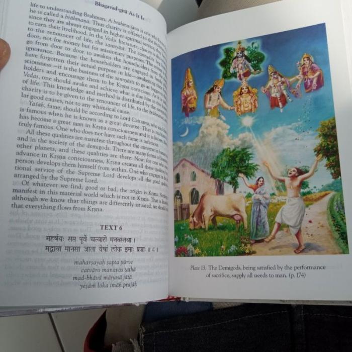 Buku Bhagavad gita as it is bahasa Inggris small