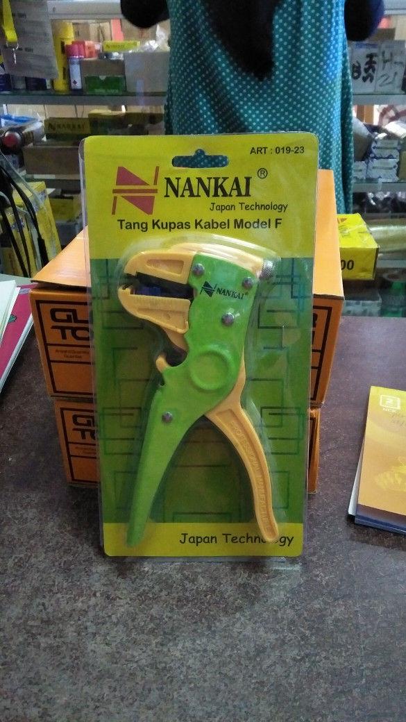 Tang kupas kabel model F / Cable wire stripper