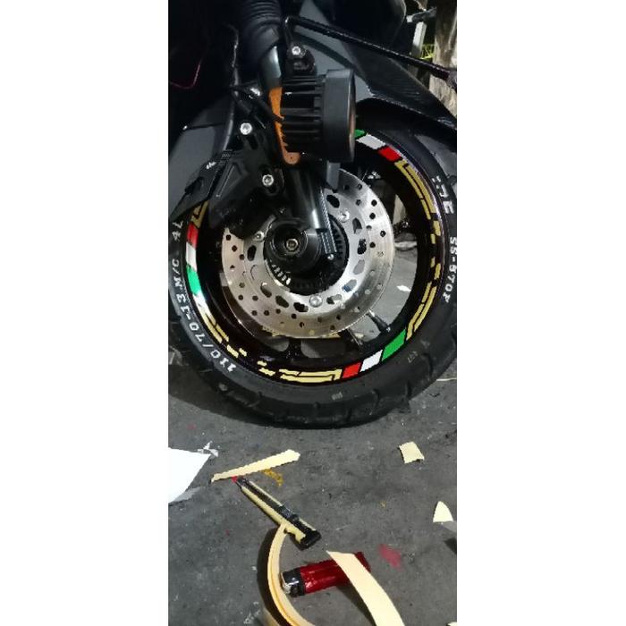 NEW Stiker vleg Nmax