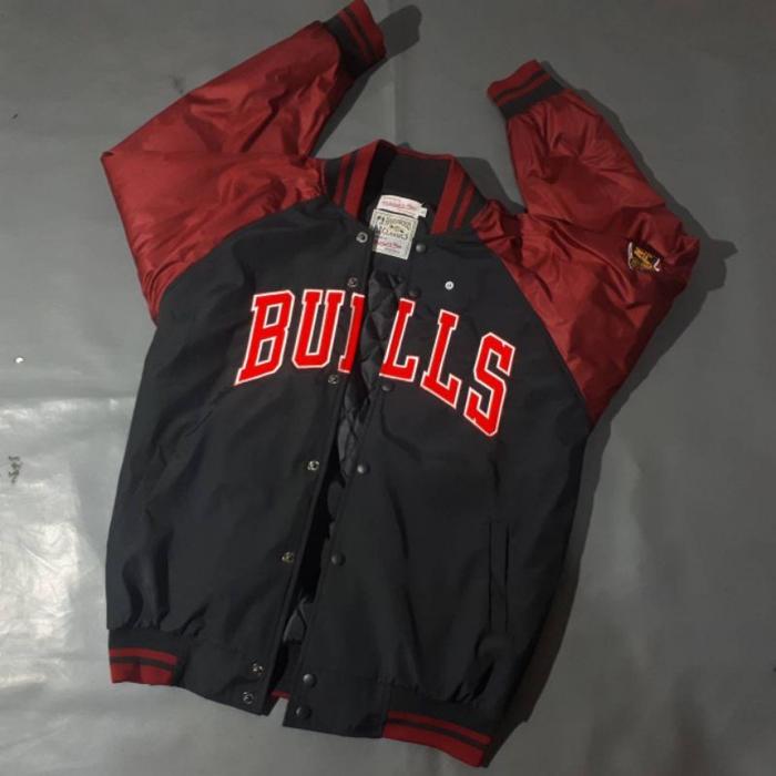 VARSITY JACKET BOMBER BULLS