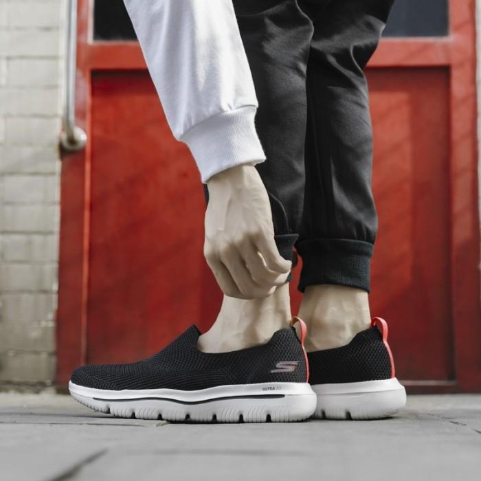 Sepatu Skechers Pria Go Walk Impeccable Ultra Go