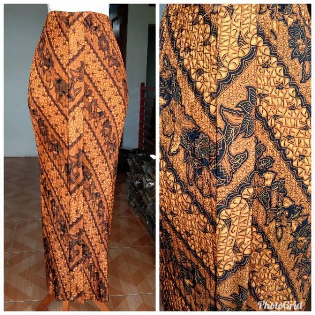 Rok Plisket Batik Wiru parang kusumo bunga sogan coklat