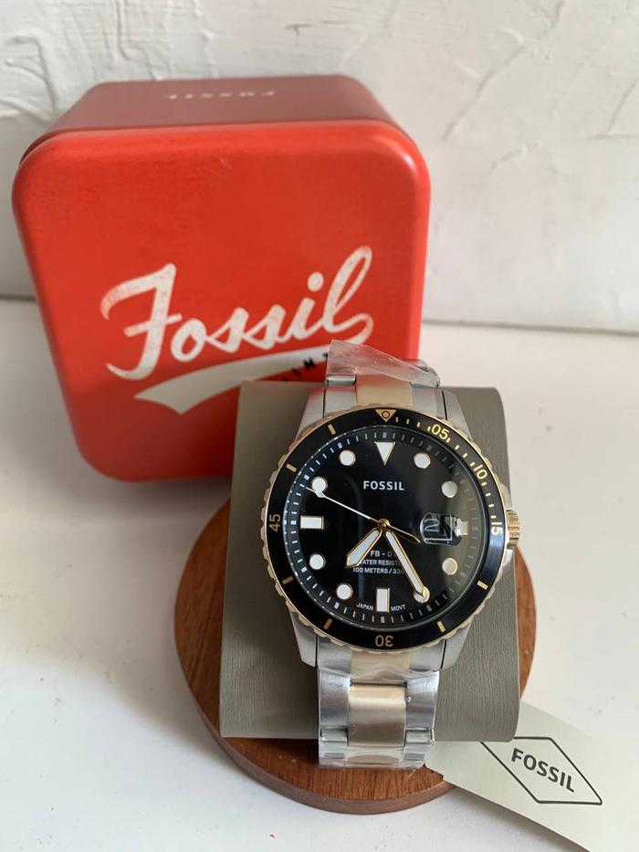 Ready Fossil Mens two tone black watch
