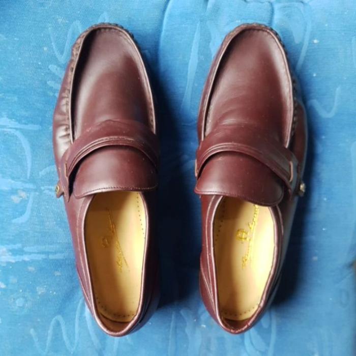 Dijual Preloved Sepatu bekas second seken Etienne Aigner Diskon