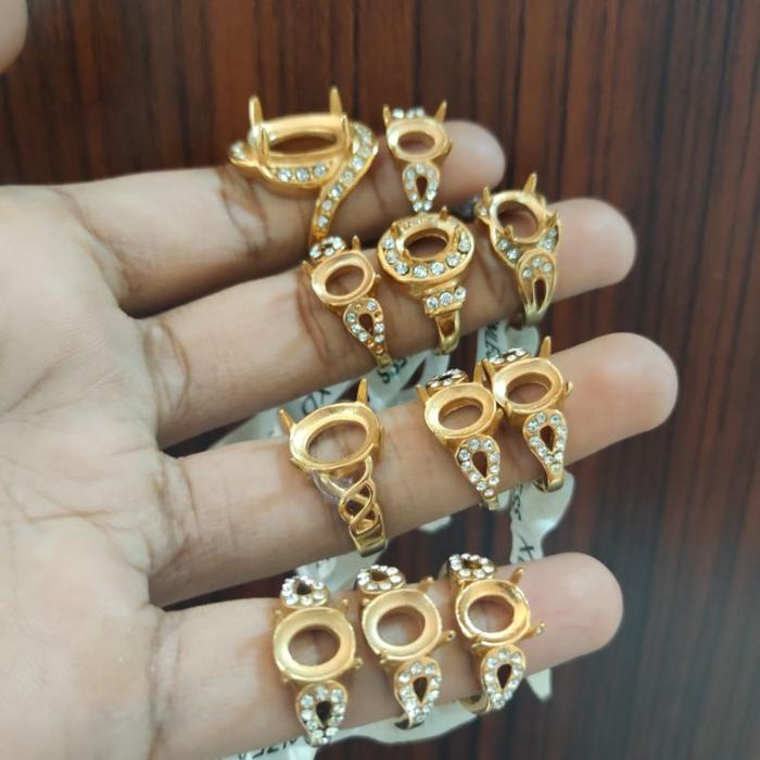 Ikatan Emban Cincin Titanium Batu Kecil Model Wanita