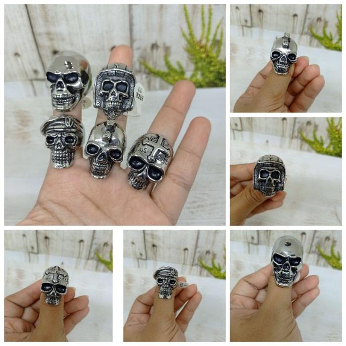 Cincin Tengkorak Pria Titanium