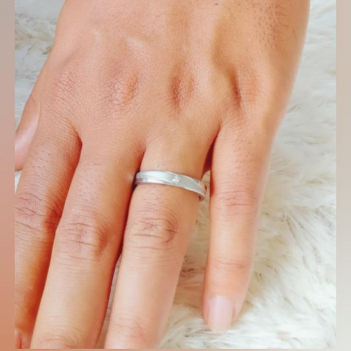 Cincin Titanium Couple Wanita Anti Karat Ukir Nama Cicin Tunangan Pasa