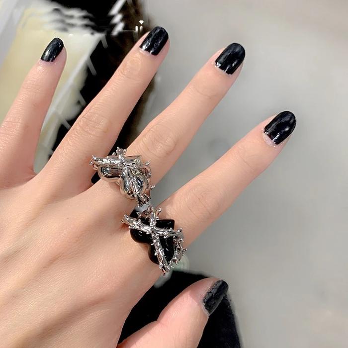 Cincin Model Terbuka Bentuk Hati Berduri Tidak Teratur
