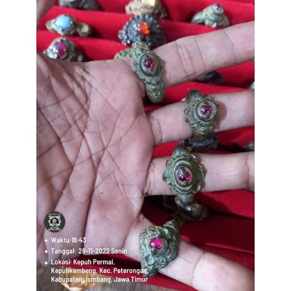 cincin antik majapahit temuan berpermata