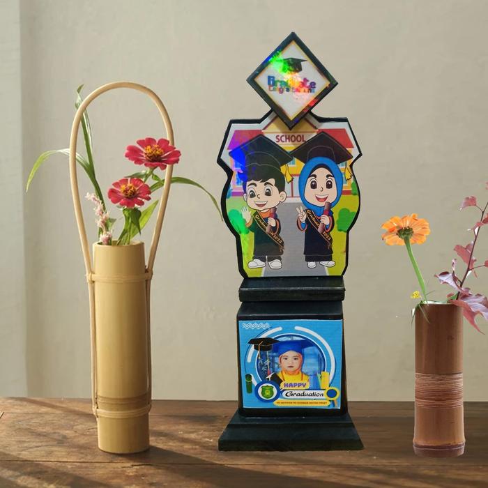 SOUVENIR WISUDA PLAKAT WISUDA TK KB PAUD SD BAHAN KAYU