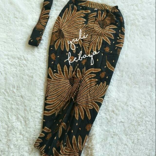 Rok Wiru / Rok Wiron, Kamen Jadi, Jarik