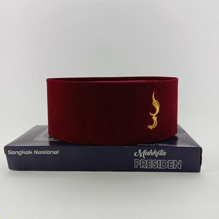 PECI BETAWI LAKI LAKI WARNA MERAH MAROON LOGO KUJANG MERAH BERKUALITAS