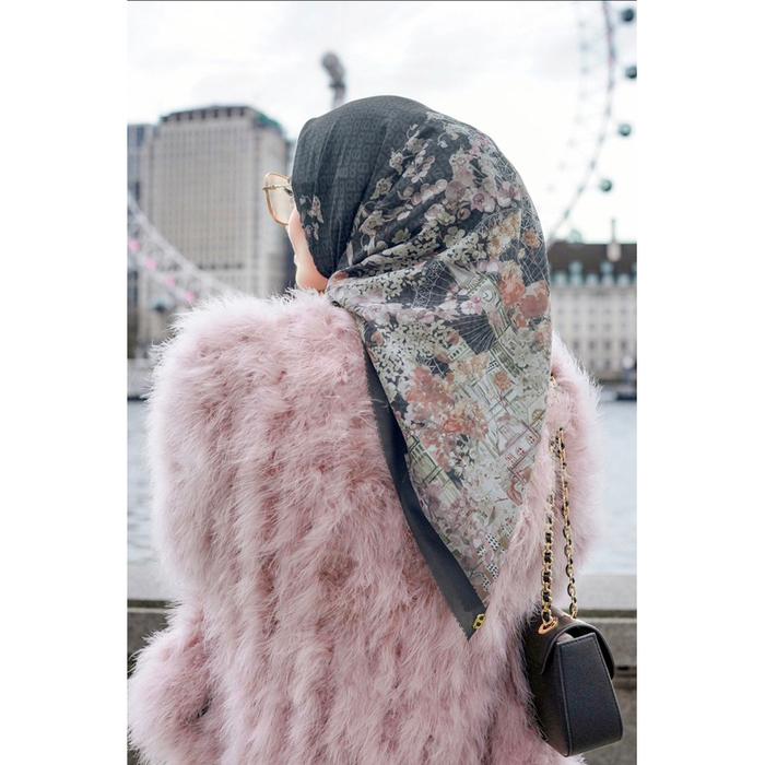 Buttonscarves The British 2 London Eye Royal Guard Black