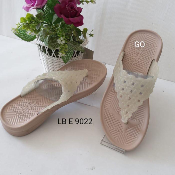 Produk sogo NEW ERA LB.E 9022 Sandal Japit Karet Sendal Wanita 36/40