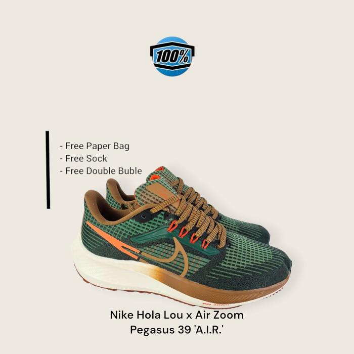 Sepatu Nike Hola Lou x Air Zoom Pegasus 39 'A.I.R.' Running Pria