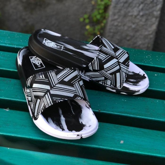 Sandal Pria Slide Karikatur Sandal Vans Marvel Motif