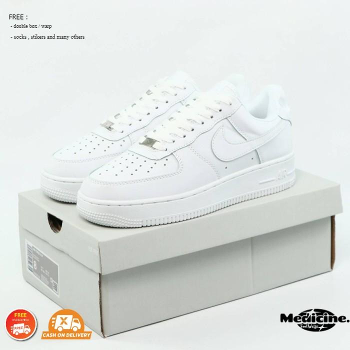 Sepatu putih sneakers AF1 '07 'White' 315122-111