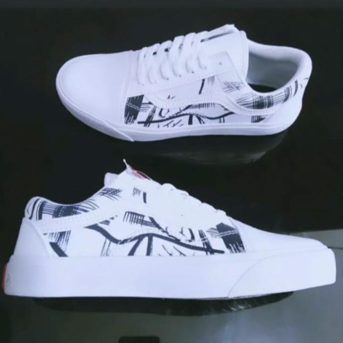 Produk Vans old school Batik list Putih, Sepacu casual , Sepatu pria
