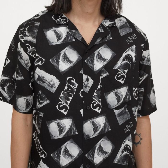 Original HNM HM H&M Jaws Patterned Resort Shirt Kemeja Pantai Hawaiian