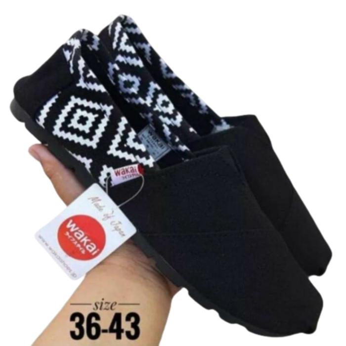 Sepatu Wakai Hitam Rajut / Batik Sepatu Wakai Pria Dan Wanita Size