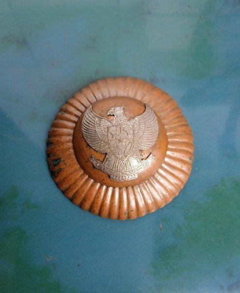 Pin bros baju lambang garuda kuno antik lawas jadul tua