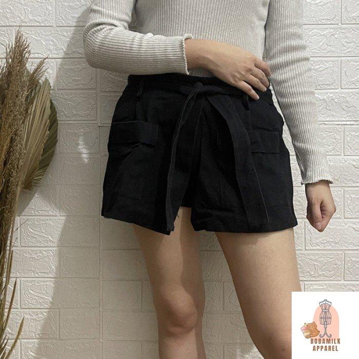 Black High Waist Short Pants Celana Pendek Wanita Preloved Thrift