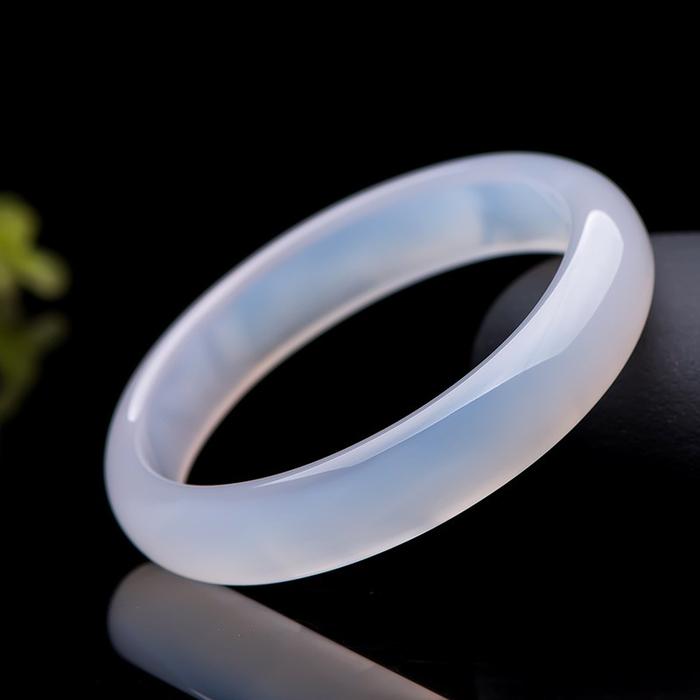 Gelang Tangan Batu Chalcedony Jelly Putih Transparan Tekstur Kulit