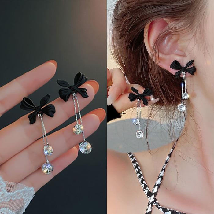 Anting Rumbai Panjang Bahan Velvet Warna Hitam Gaya Korea Untuk Musim
